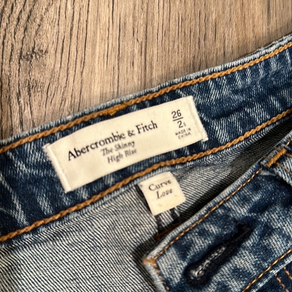 Abercrombie Curve Love High Rise Skinny Jeans - Picture 3 of 3